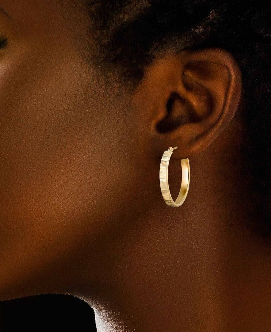 Yellow Gold_10K Gold Checkerboard Diamond Cut Oval Hoop Earrings - iHeart Jewels_I_Heart_1